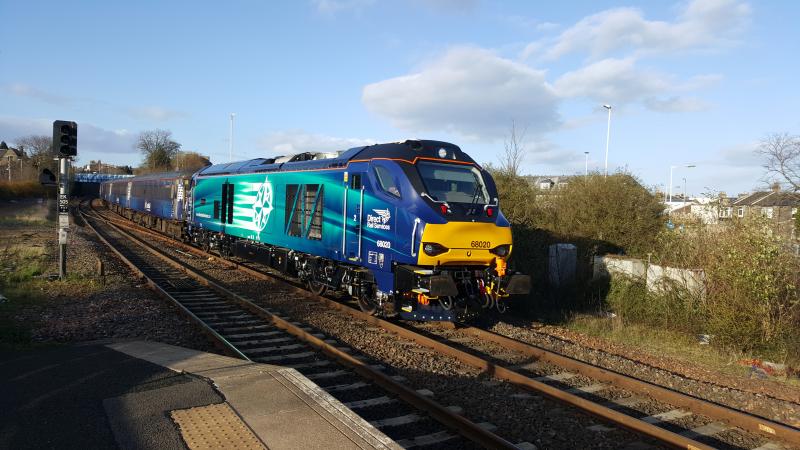 68020 passing Kirkcaldy: 68020 Reliance passes Kirkcaldy with the 5L70 Cardenden-Motherwell having just worked it's first passenger train on 2L69. Photo of 68020 passing Kirkcaldy