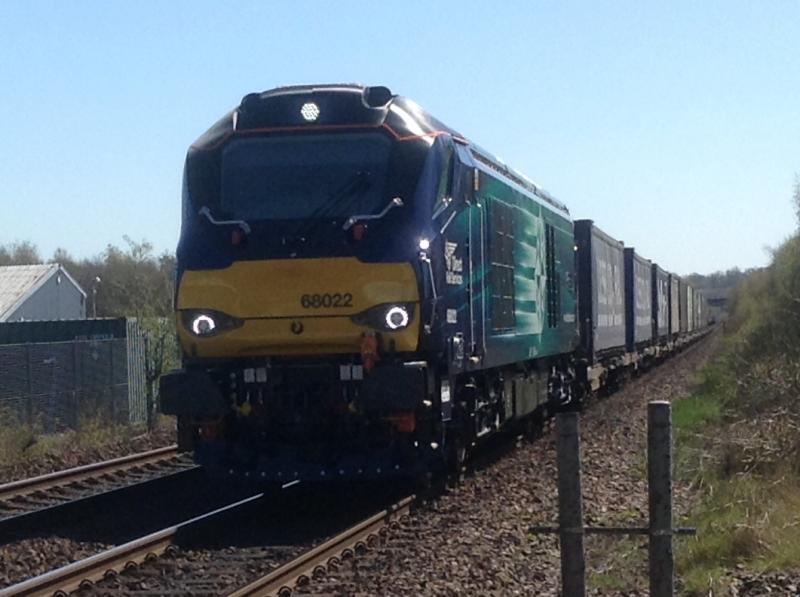 Class 68: Class 68 68022 Resolution through Stirling with the 4A13
From Grangemouth -Aberdeen on 20/04/16 Photo of Class 68