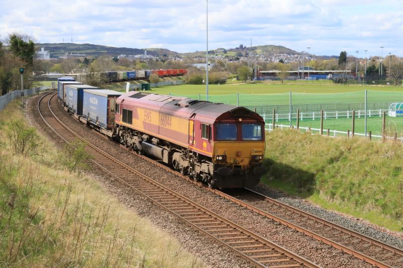 4M30: 66044 on the diverted 4M30 07.56 Grangemouth to Daventry Int Rft passing Peffermill Playing Fields (one of the few places on the sub where you can see the whole train) on 23/04/2016 Photo of 4M30