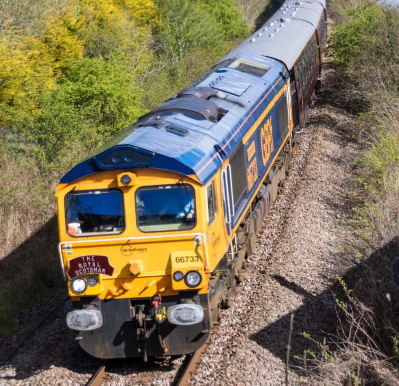 66733: 66733 Cambridge PSB heads today's Royal Scotsman through Bridge of Earn. Photo of 66733