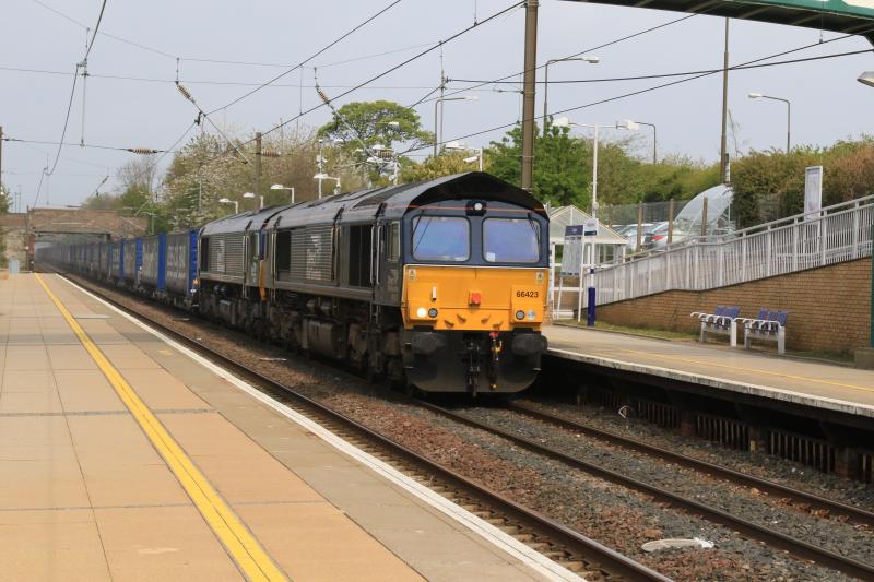 4S43: 66423 + 66427 on 4S43 06.15 Daventry Drs to Mossend Euroterminal passing through Wallyford about 1 hour early on 07/05/2016 Photo of 4S43