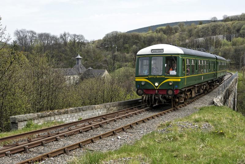 Photo of SPIRIT OF SPEYSIDE COMES OFF THE FIDDICH VIADUCT  8.5.16.jpg