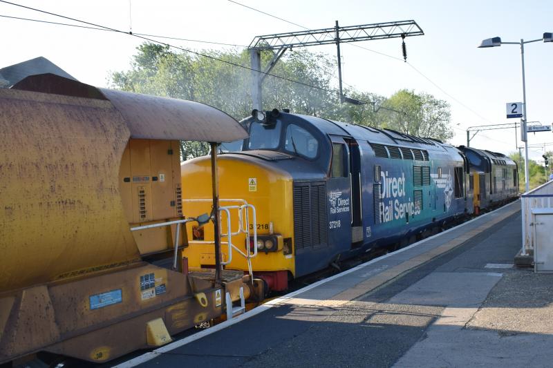 DRS Class 37s on 6K55 Dumbarton East: Rear shot of Class 37s #37688 & 37218 heading west through Dumbarton East for Dalmally Photo of DRS Class 37s on 6K55 Dumbarton East