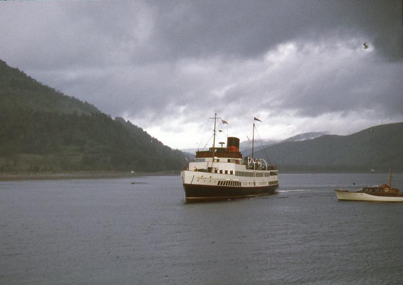 Queen Mary II at Inveraray: Arriving on a return trip from Gourock, 7 August 1973 Photo of Queen Mary II at Inveraray