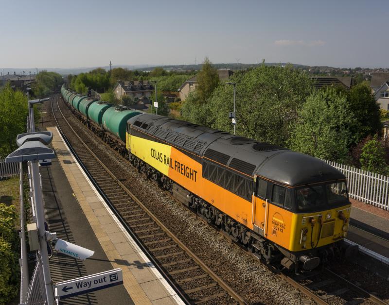 Photo of 56113 passes Camelon  with 6N47 for Grangemouth. 