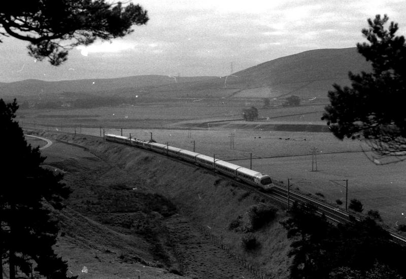 APT in action: APT in passenger service heading south between Abington & Crawford.
Photo of APT in action