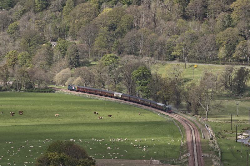 F.S. AND 47580 HEAD FOR EDINBURGH ABOUT 2 MILES NORTH OF STOW.jpg: Photo of F.S. AND 47580 HEAD FOR EDINBURGH ABOUT 2 MILES NORTH OF STOW.jpg