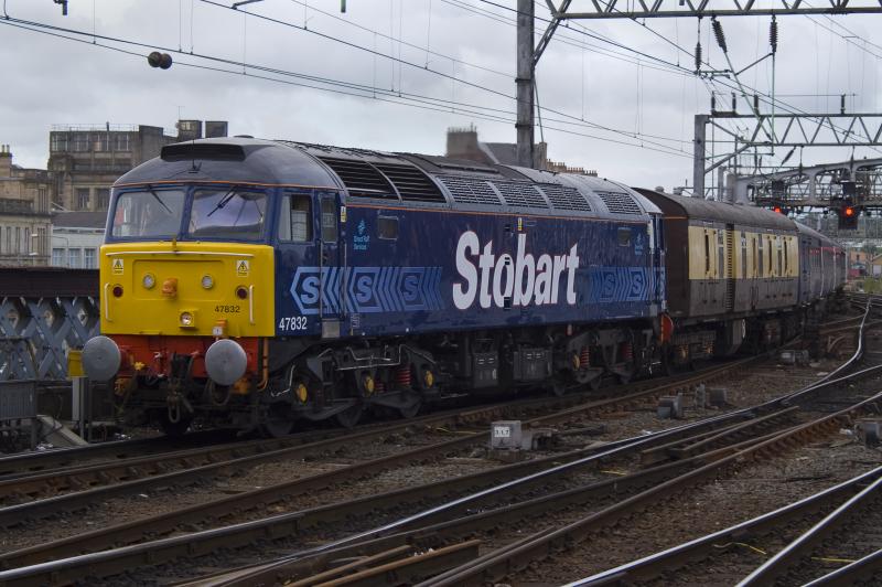 47832: 47832 arrives at Glasgow Central with Stobart Pullman ecs 13/07/08 Photo of 47832