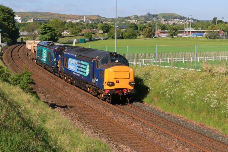 6S43 at Peffermill Playing Fields: 37259 + 68023 on 6S43 06.23 Carlisle Kingmoor to Torness passing Peffermill Playing Fields on 02/06/2016 Photo of 6S43 at Peffermill Playing Fields
