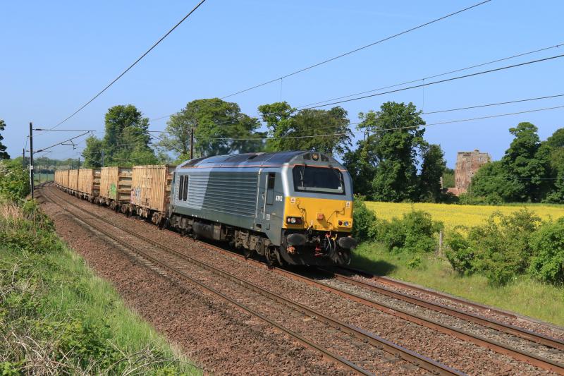 67012 on 6B45: 67012 on 6B45 10.25 Powderhall to Oxwellmains passing Redcastle on 09/06/2016 Photo of 67012 on 6B45