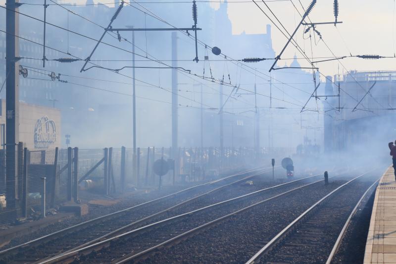 A Bit of Polution: The view from platform 7 looking towards platform 8 at Waverley after 1Z56 has departed on 18/06/2016 Photo of A Bit of Polution