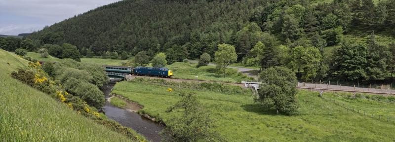 55009 HEADS NORTH AT BRIDGE 54 18.6.16.jpg: Photo of 55009 HEADS NORTH AT BRIDGE 54 18.6.16.jpg