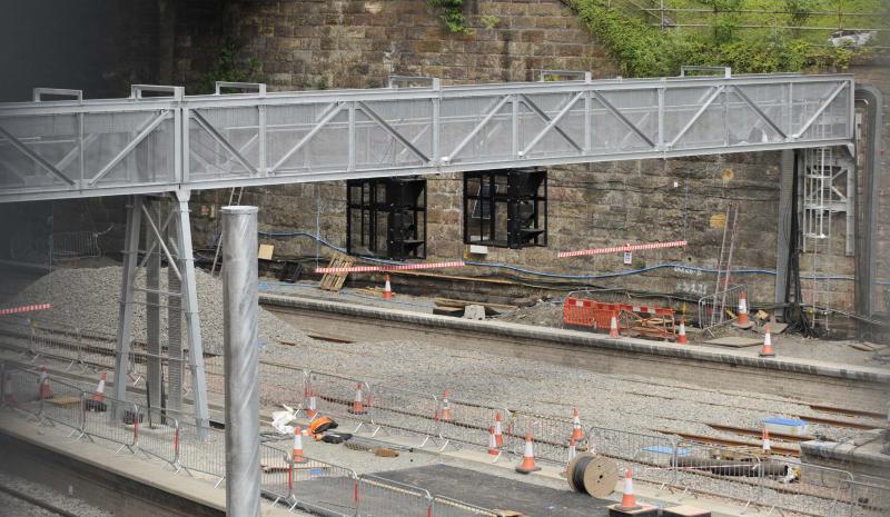 Close up of signal Pods: A closer view of the signal pods over platforms 5 & 6 at Glasgow Queen Street Photo of Close up of signal Pods