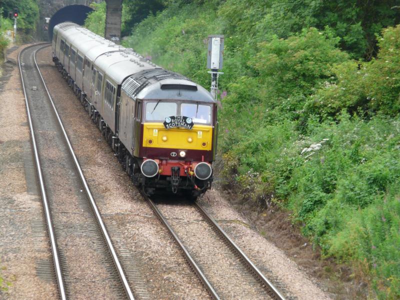 Royal Scotsman coming into Perth: Photo of Royal Scotsman coming into Perth