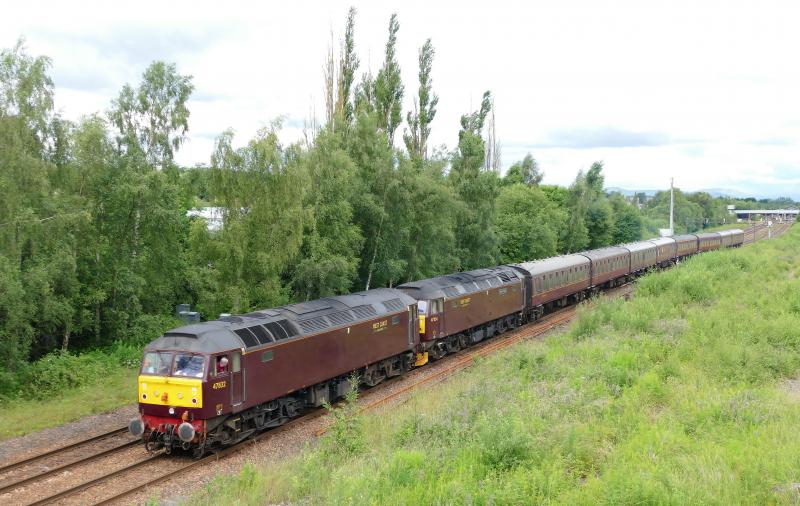 Photo of 5Z49 departs Perth Down Loop