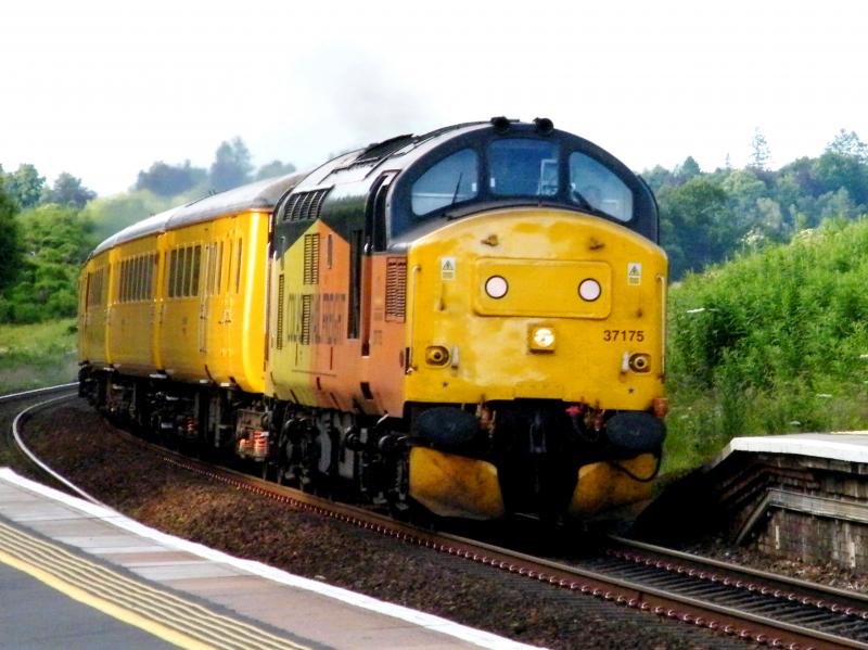 37175 @ Gleneagles - 11 July 2016: '1Q79' Network Rail test train, catching the last rays of sun, through lineside trees, as it powers south, to Mossend, at 19.42. Photo of 37175 @ Gleneagles - 11 July 2016