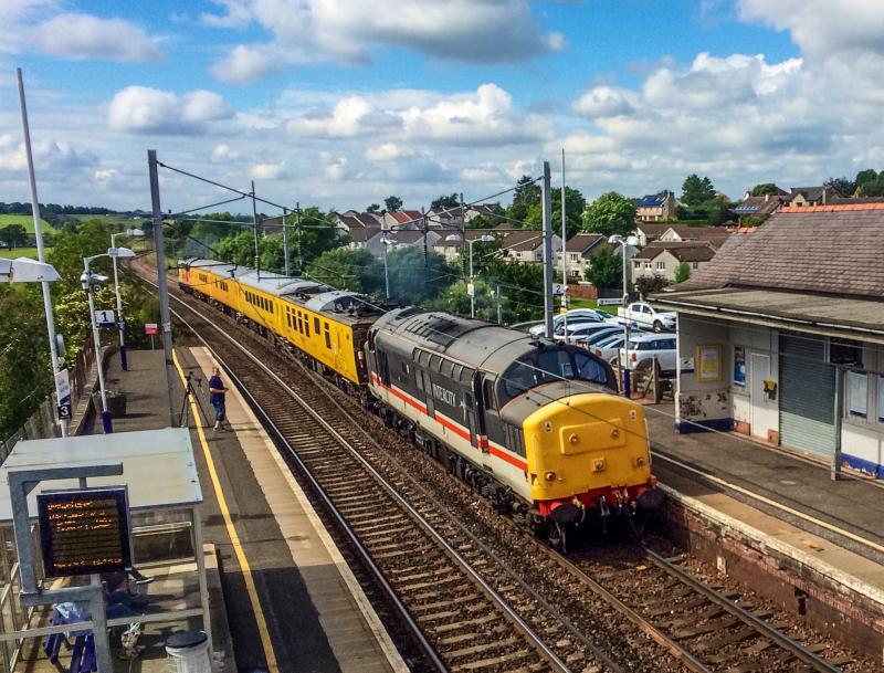 37254 37175 1Q75 070716 Carluke: Photo of 37254 37175 1Q75 070716 Carluke
