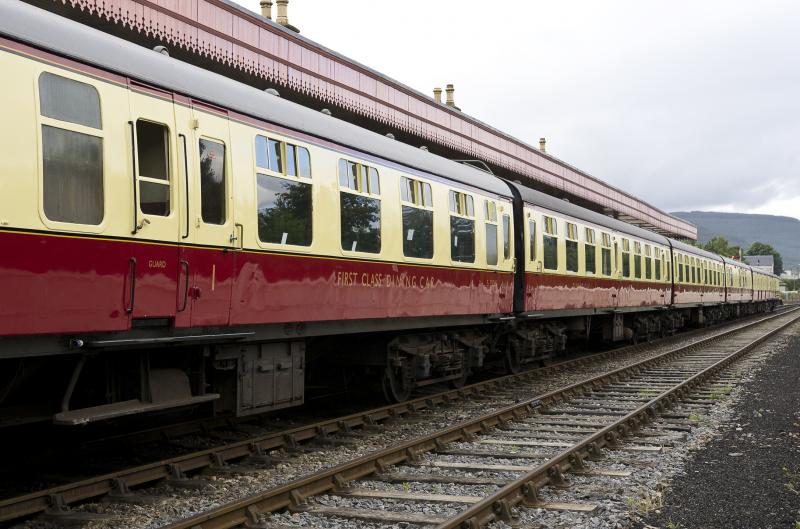 STRATHSPEYS FINEST (1).jpg: these coaches must surely be one of the finest looking sets on a preserved railway in uk---the quality of the painting is simply stunning!! Photo of STRATHSPEYS FINEST (1).jpg