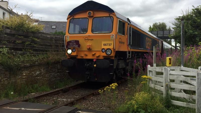 66737 Lesia at Maryburgh: 66737 Lesia at Maryburgh on the 1H81 Kyle of Lochalsh - Carrbridge running 3mins late (1056)- 14 Aug 2016 Photo of 66737 Lesia at Maryburgh
