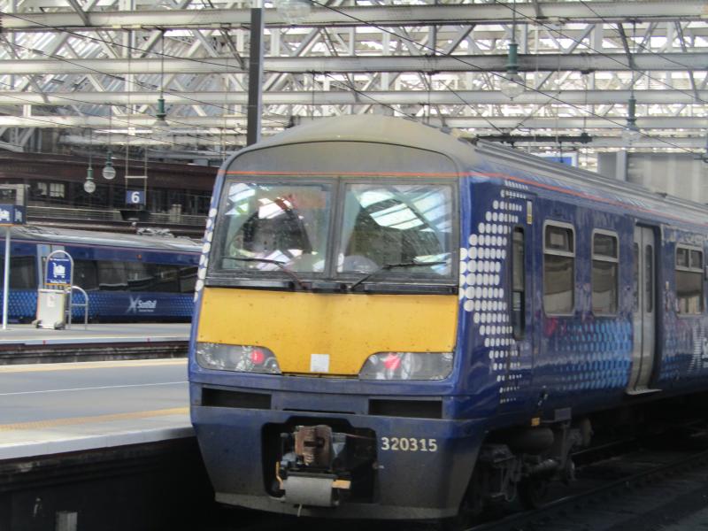Photo of Scotrail class 320 a Glasgow central