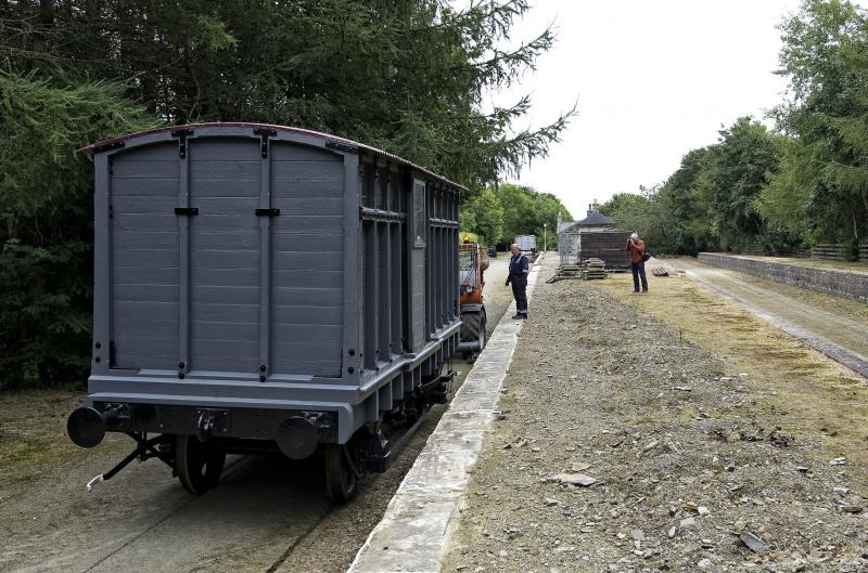 CONVICTS WAGON ARRIVES AT MAUD MUSEUM (5).jpg: no rails--no problem! Photo of CONVICTS WAGON ARRIVES AT MAUD MUSEUM (5).jpg