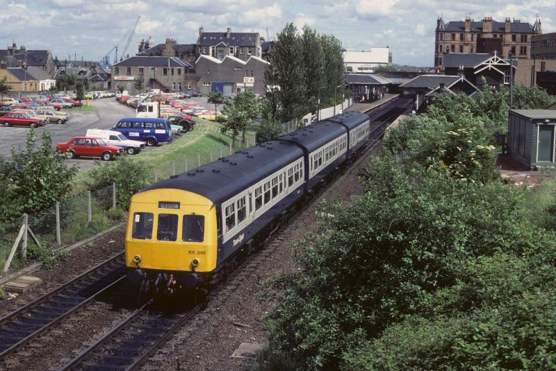 101 at Falkirk: 101 346 leaves with an afternoon stopper to Glasgow QS. 02/07/1983 Photo of 101 at Falkirk