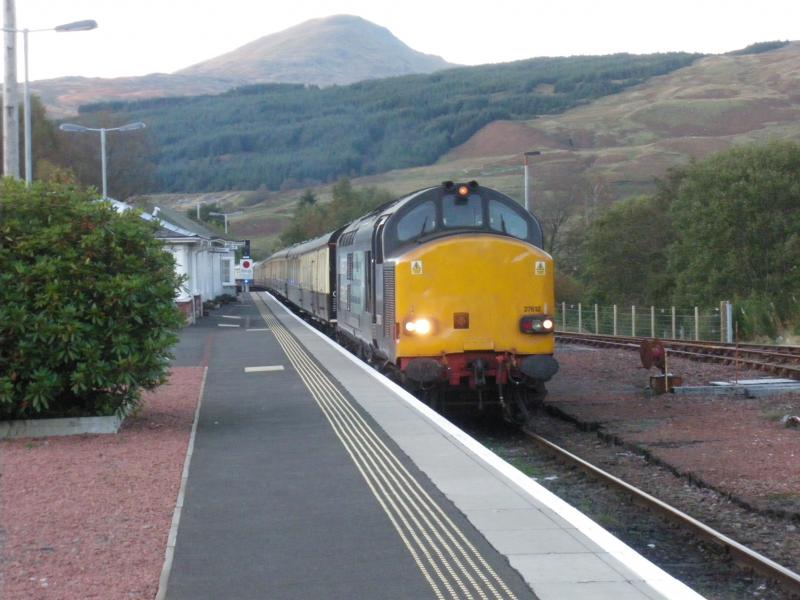 37612 Crianlarich: Bringing 1Z57 from Oban to Fort William into Crianlarich, 37601 on the other end to lead to Fort William on 2/10/2016 Photo of 37612 Crianlarich