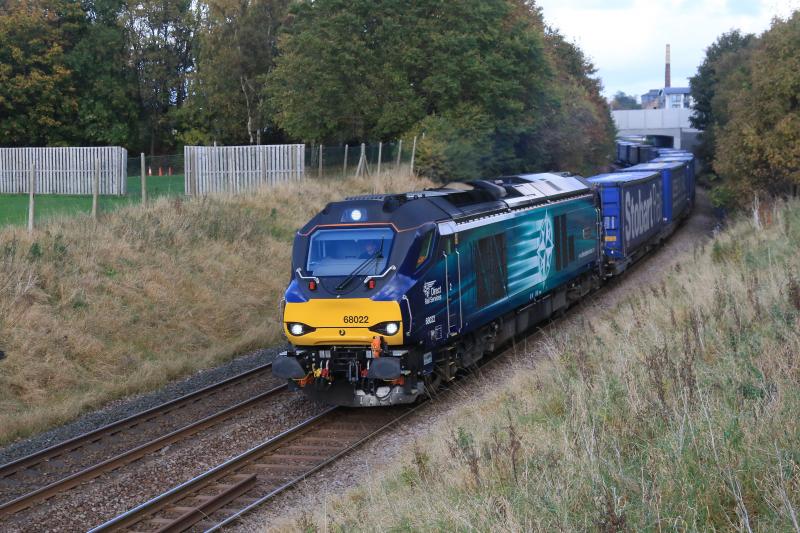 4D47: 68022 passes Peffermill playing fields on the diverted 4D47 10.00 Inverness to Mossend on 23/10/2016S Photo of 4D47