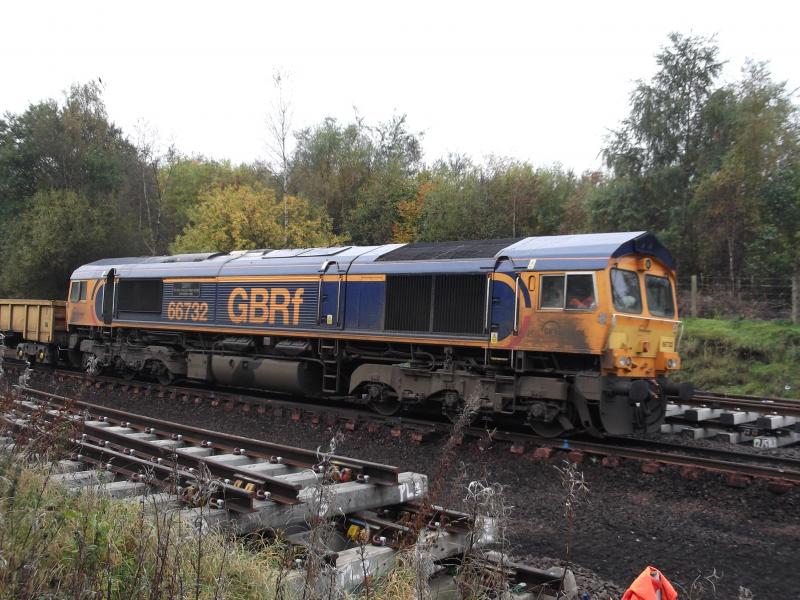 66732 at Carmuirs worksite: 66732 taken on Sat 22nd October 2016 at Carmuirs West. Waiting to head down towards Larbert Junction. Photo of 66732 at Carmuirs worksite
