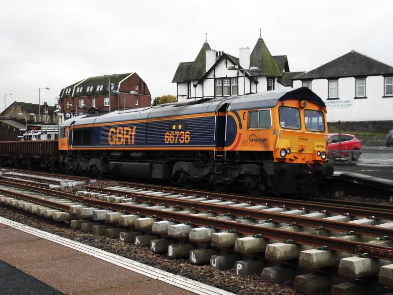 66736 waiting at Larbert : 66736 with 6K04 and it's coalfish wagons sitting at Larbert on Saturday 29th October 2016. Photo of 66736 waiting at Larbert