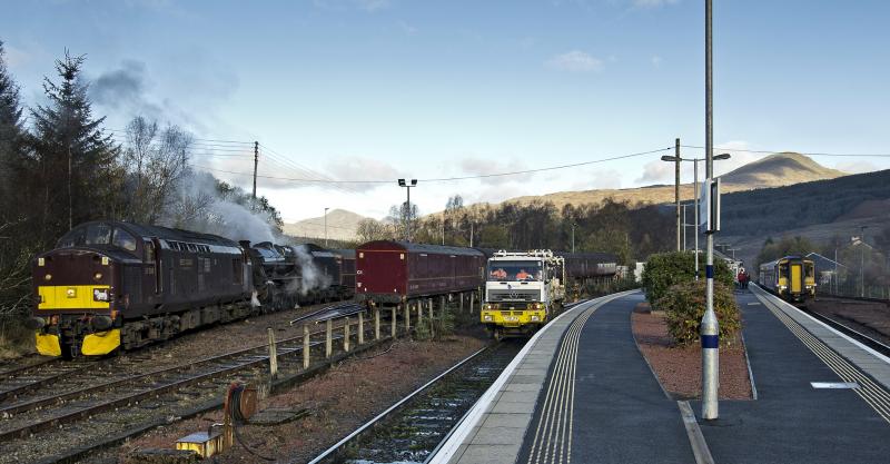 RUSH HOUR CRIANLARICH STYLE 1.11.16.jpg: NOT TOO SURE WHERE TO PUT THIS PIC ON THE WEB SITE DUE TO THE VARIED TYPES PRESENT !
37518 AND 45407 WAIT TO GO SOUTH TO CARNFORTH .156453 EX OBAN. Photo of RUSH HOUR CRIANLARICH STYLE 1.11.16.jpg