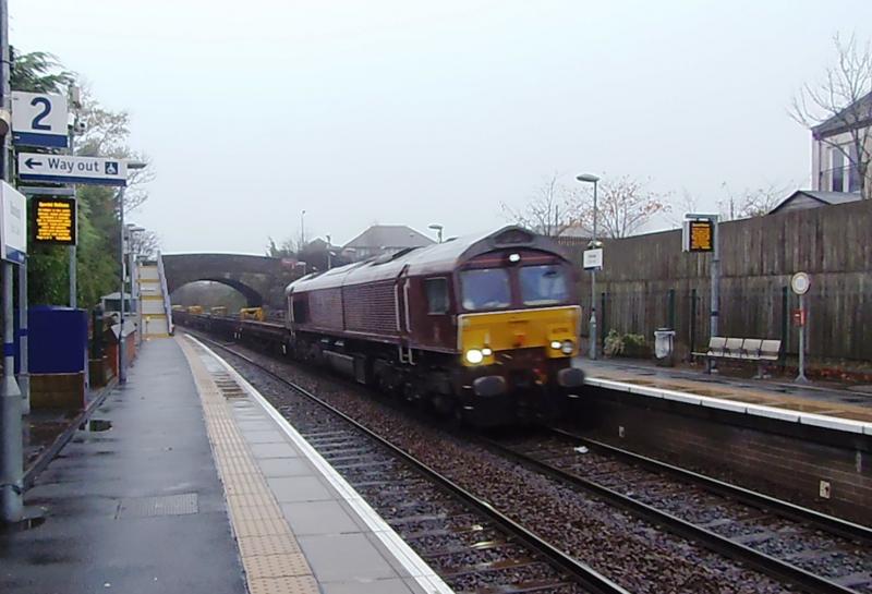 6K01 Dunlop 13 / 11 / 16: RS liveried 66746 on Engineers train 6K01 through Dunlop at 12 34hrs on a dull wet Sunday afternoon Photo of 6K01 Dunlop 13 / 11 / 16