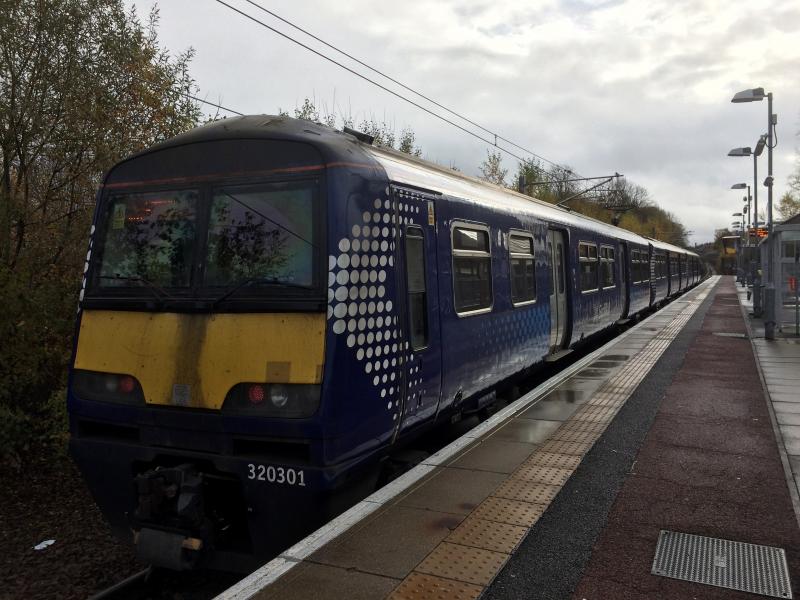 320301 at Chatelherault : 320301 departs Chatelherault with the 2L18 09:46 Dalmuir to Larkhall on Monday 14th November 2016. Photo of 320301 at Chatelherault