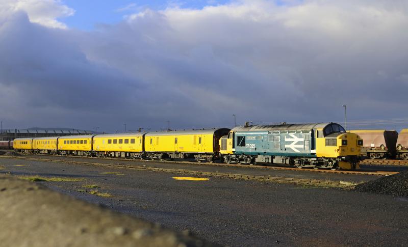 37025 on test train in Falkland yard: Photo of 37025 on test train in Falkland yard