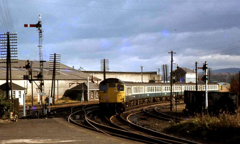 Bathgate Upper : A diverted Edinburgh - Glasgow QS service passes Bathgate Upper on 27/10/74 Photo of Bathgate Upper