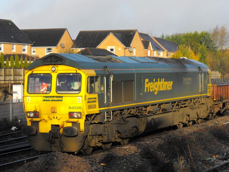 66526 Driver Steve Dunn at Larbert: 66526 on one of the engineering trains at Larbert on 19.11.16. Photo of 66526 Driver Steve Dunn at Larbert