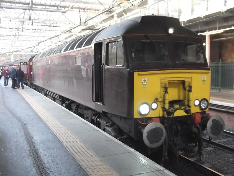 57316: 57316 working 1Z72 0703 Southport to Edinburgh festive special today. Photo of 57316