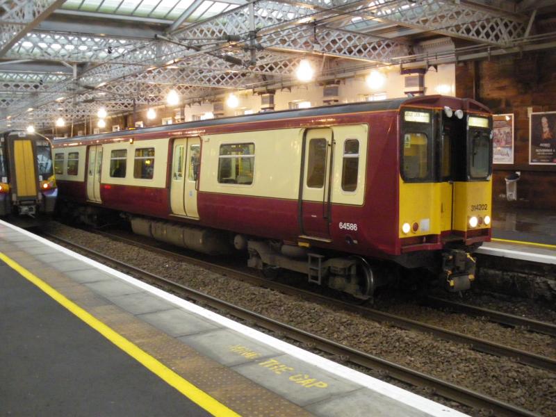 Gourock Express: 314202 at Paisley Gilmour Street operating a fast Gourock-Glasgow service Photo of Gourock Express