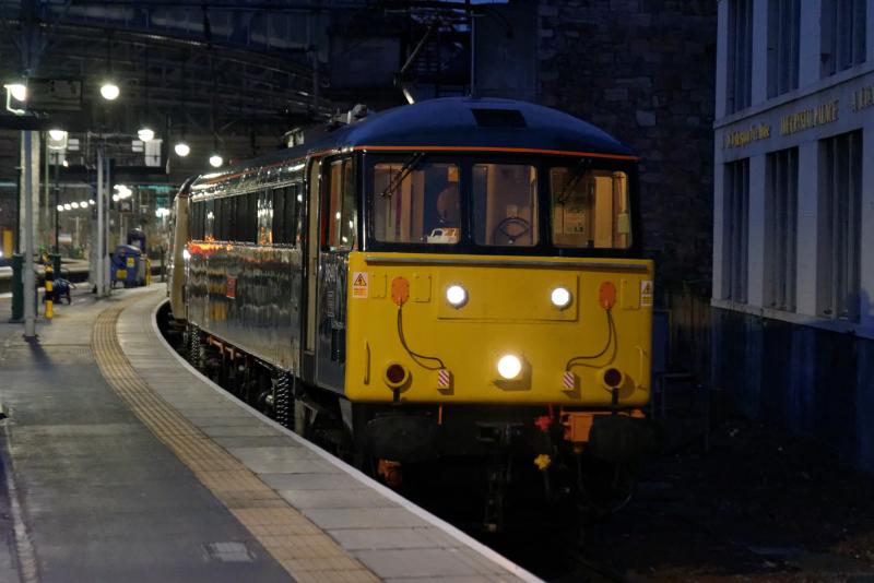 86401 at Glasgow Central: Class 86 No. 86401 'Mons Meg' at Glasgow Central 0802 6 December 2016 on Caledonian Sleeper Photo of 86401 at Glasgow Central