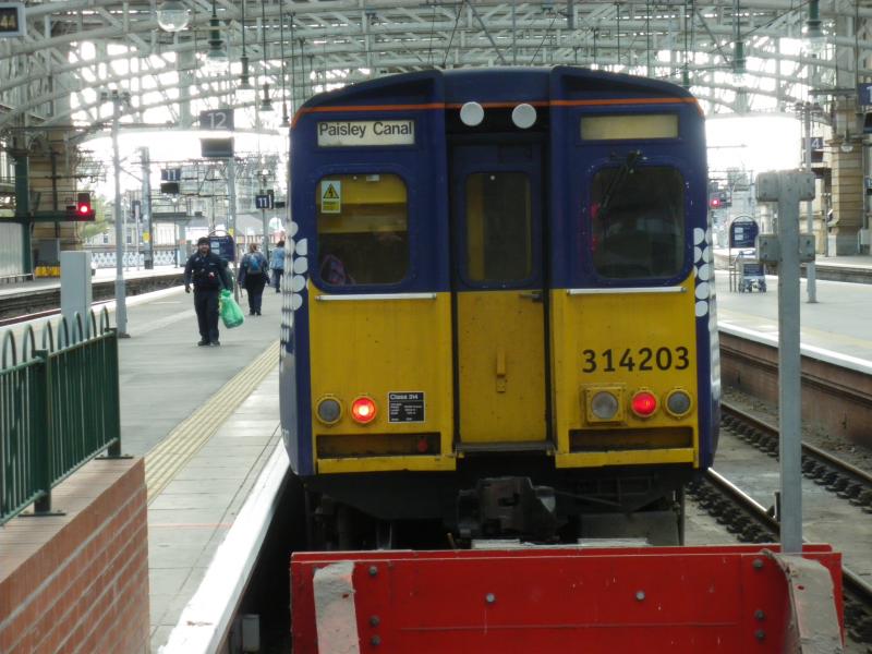 314203 Glasgow Central: Sitting in Platform 12 awaiting departure to Paisley Canal 24th October 2016 Photo of 314203 Glasgow Central