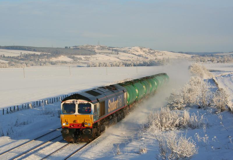 66414 4D50 201210: Stobart on tanks in the snow Photo of 66414 4D50 201210