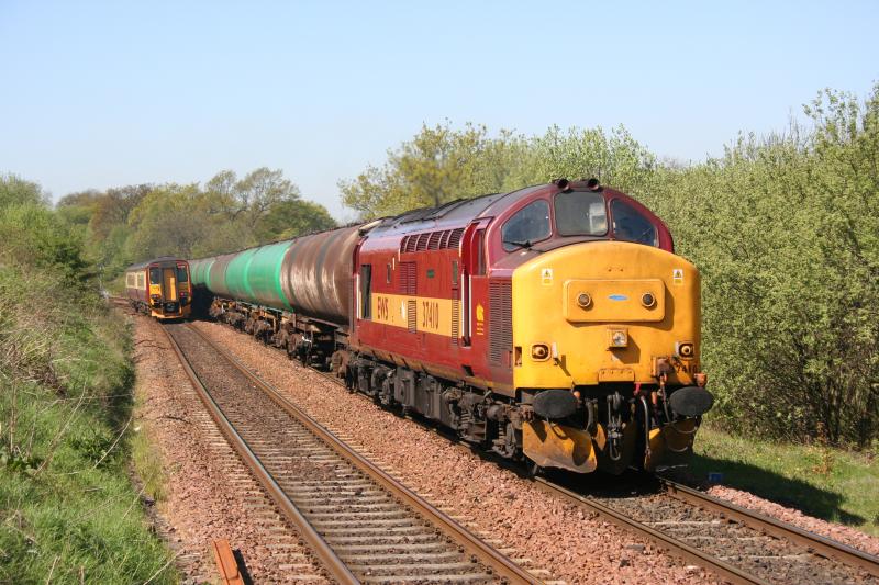 37410 6D61 Kirkwood: 37410 on Riccarton to Mossend passes Kirkwood Photo of 37410 6D61 Kirkwood