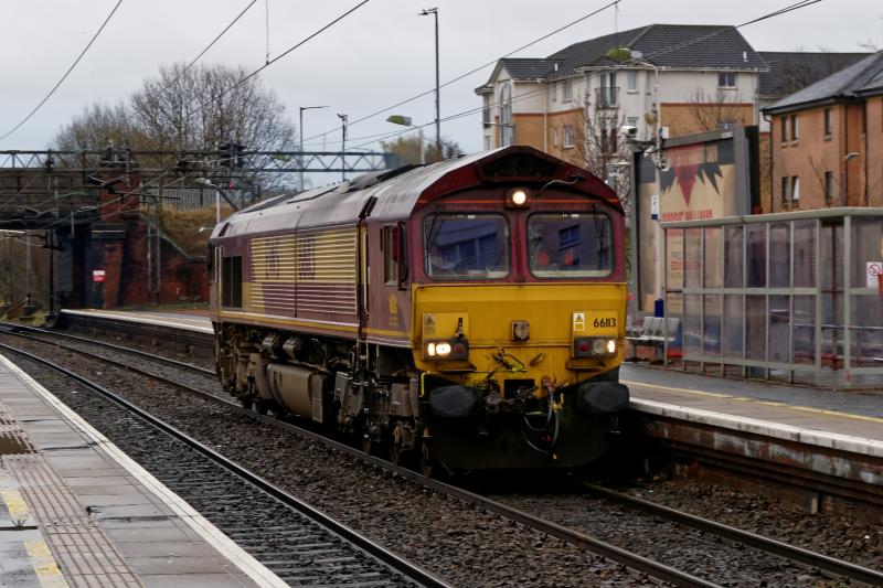 66113 passes Dalmuir: 66113 speeding through Dalmuir heading for Glen Douglas, 6 January 2017 Photo of 66113 passes Dalmuir