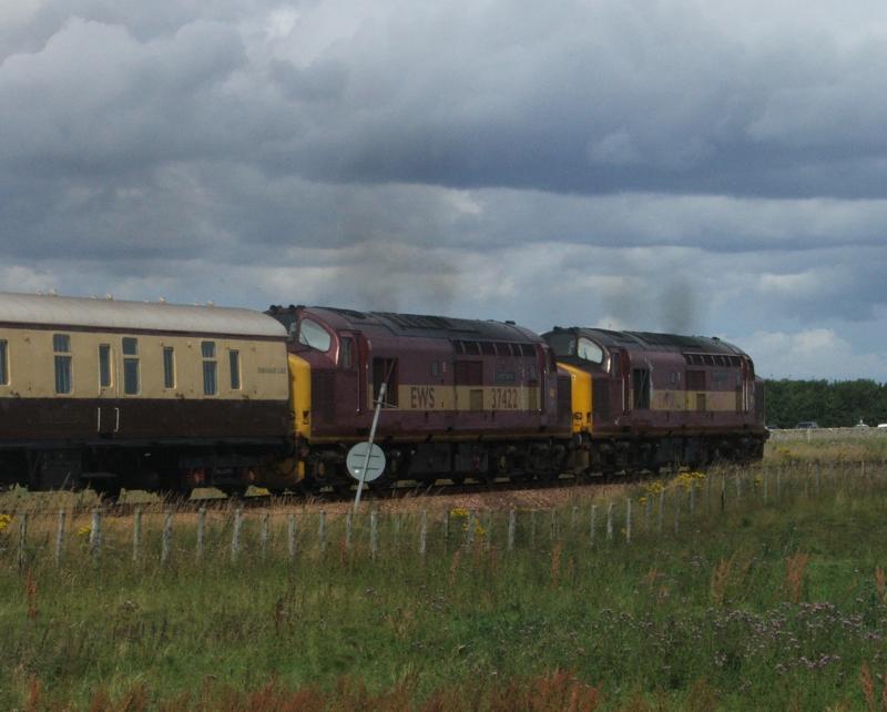 NORTHERN BELLE - 5Z37 approaching Brora: 5Z37 approaching Brora on time. Photo of NORTHERN BELLE - 5Z37 approaching Brora