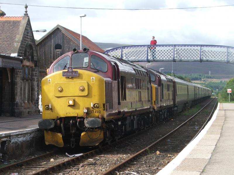NORTHERN BELLE - 5Z38 at BRORA: 5Z38 about to leave Brora two hours early! Photo of NORTHERN BELLE - 5Z38 at BRORA