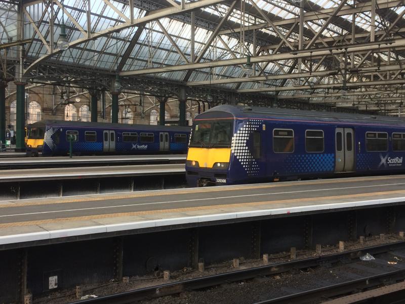 Photo of 320318 & 320308 departs Glasgow Central