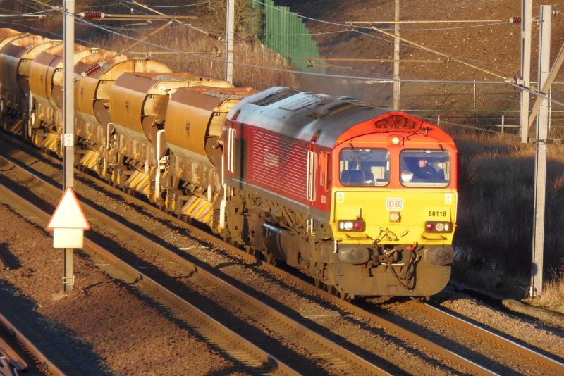 kilwinning engineering 66118: 683J Carlisle to Glengarnock autoballast approaches GlenG at 1700 hrs Sunday5th March Photo of kilwinning engineering 66118