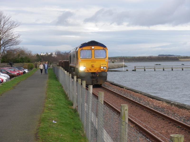 6K04 Culross: GBRf 66736 passing Culross en route from Inverkeithing to Millerhill (12/03/17) Photo of 6K04 Culross