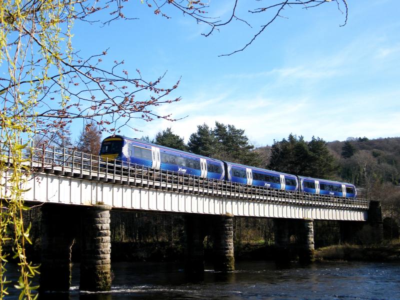 170433 @ Perth - 25 March 2017: The 1T14 Dyce to Glasgow Queen Street, at 11.13, on the Moncrieffe viaduct over the River Tay Photo of 170433 @ Perth - 25 March 2017