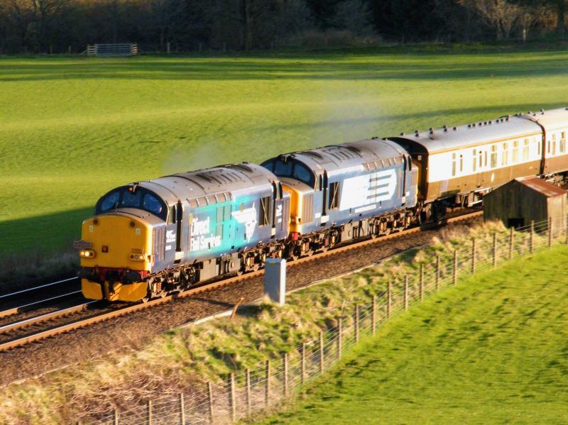 37607 & 37259 @ Loaninghead - 14 April 2017: Powering north, through long shadows cast by the last rays of sunlight, with the 'Spring Highlander' special Photo of 37607 & 37259 @ Loaninghead - 14 April 2017